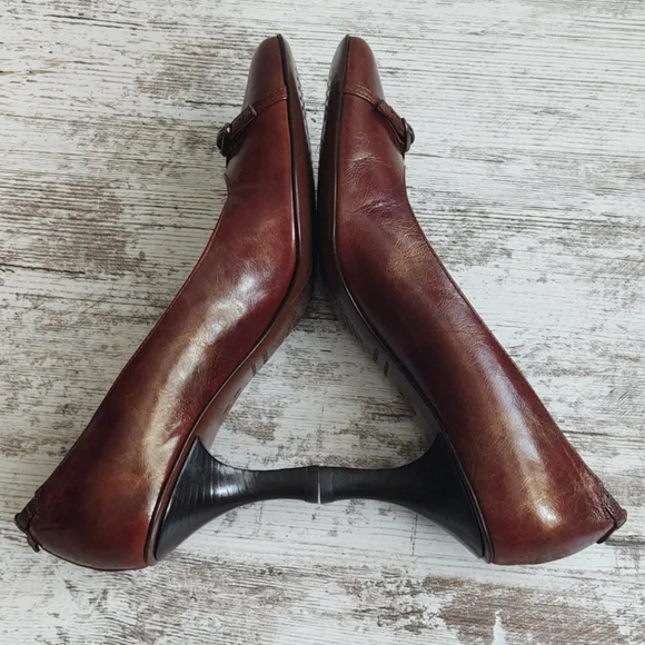 🟦NWOT Kenneth Cole NY Italian Leather Heels - Picture 7 of 13